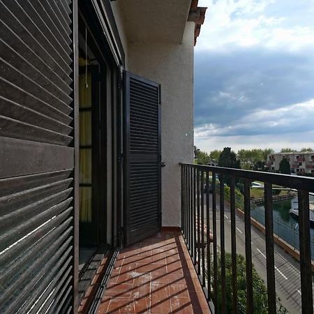 Bonito apartamento equipado, cerca de la playa Ampuriabrava Exterior foto